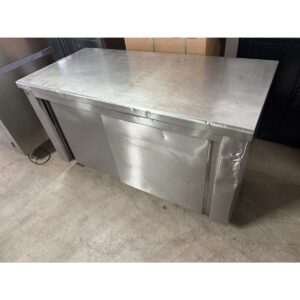 Πάγκος ερμάριο με συρόμενες πόρτες