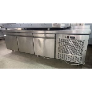 Ψυγείο πάγκος συντήρηση χαμηλό με 3 πόρτες και μοτέρ